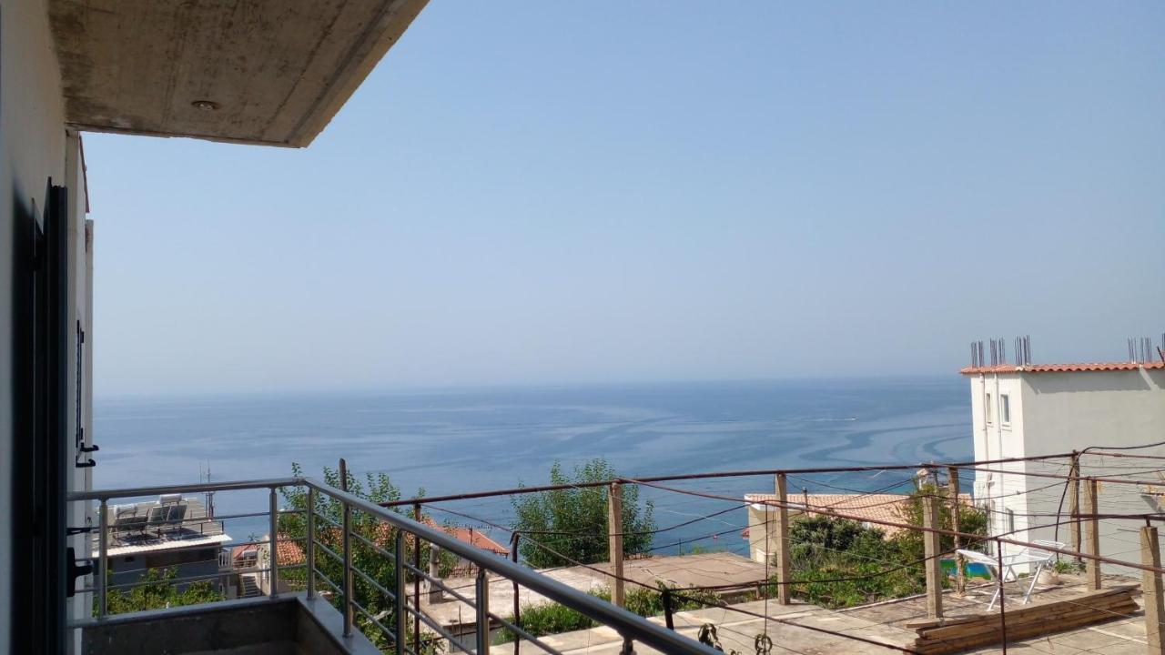 Tasos Rooms Himare Exterior foto