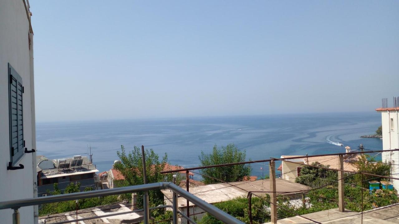 Tasos Rooms Himare Exterior foto