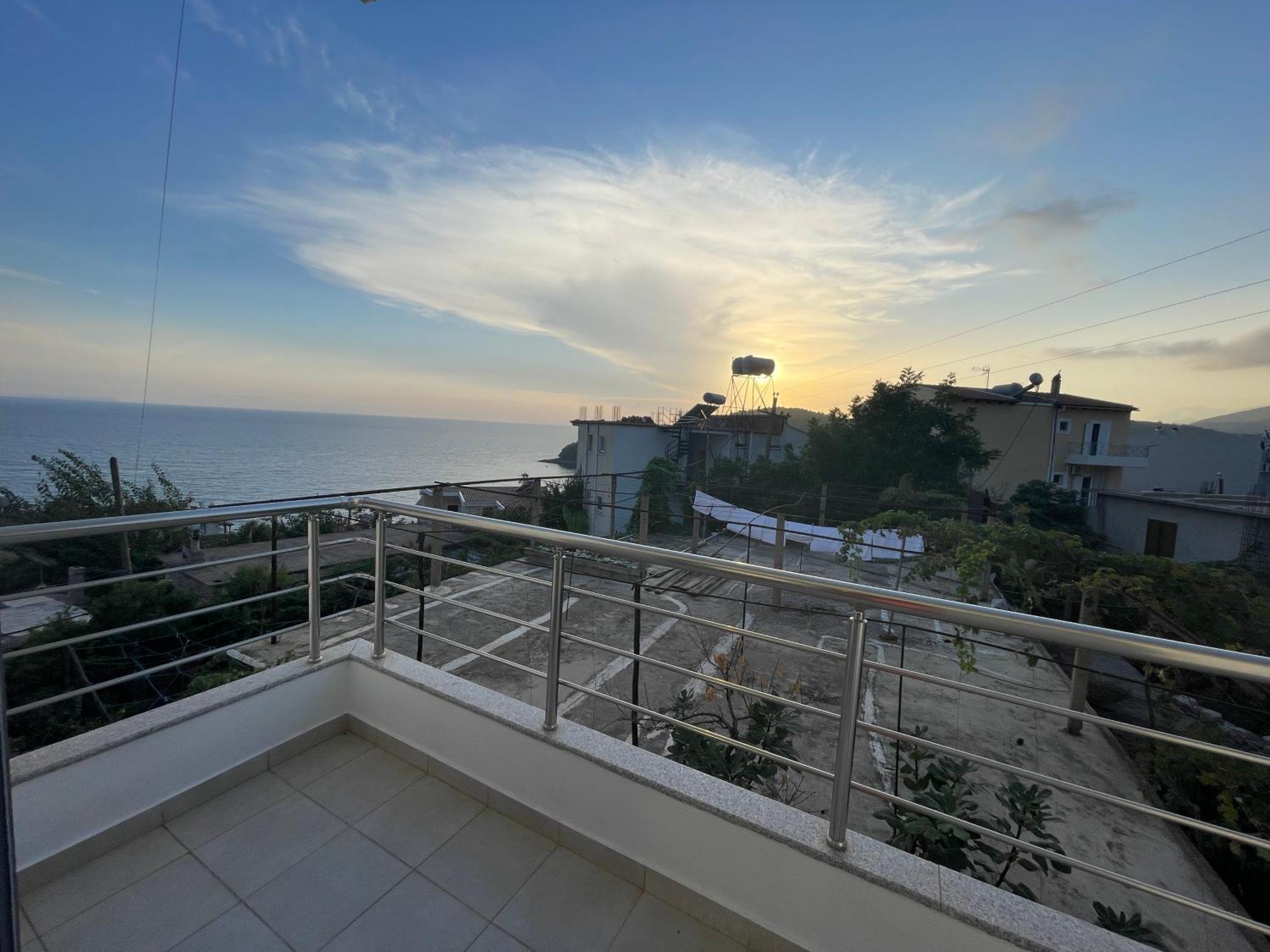 Tasos Rooms Himare Exterior foto