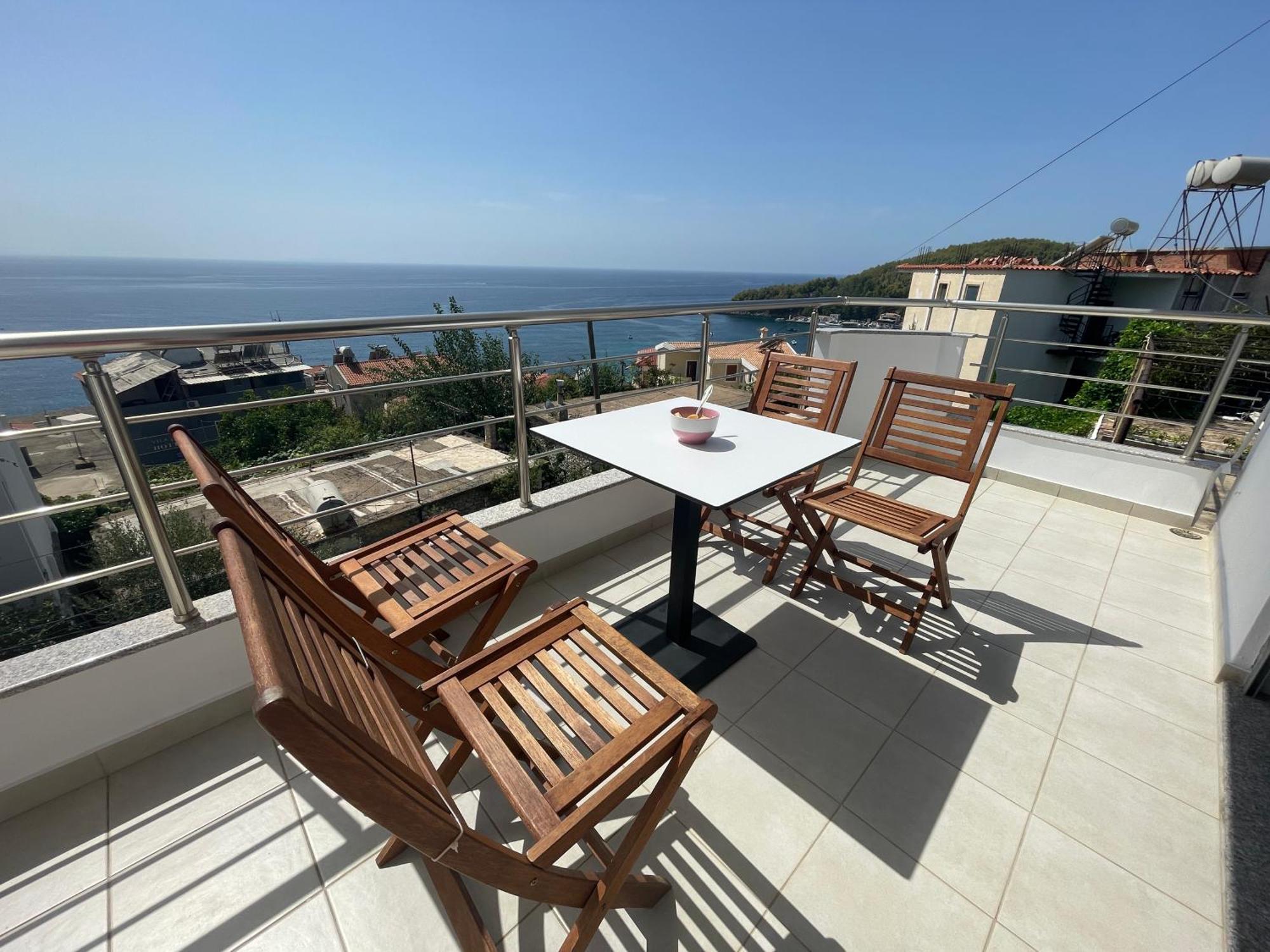 Tasos Rooms Himare Exterior foto