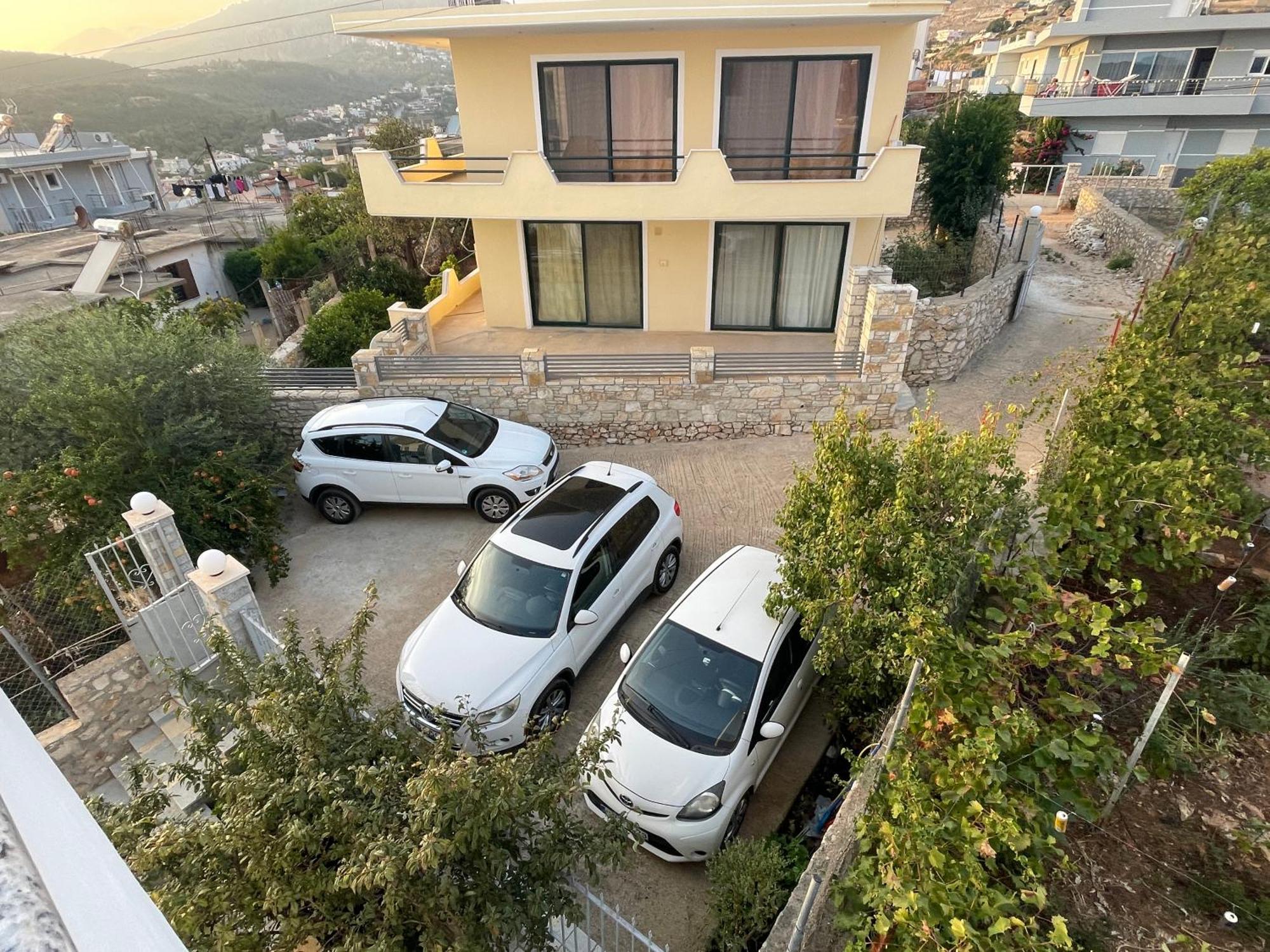 Tasos Rooms Himare Exterior foto
