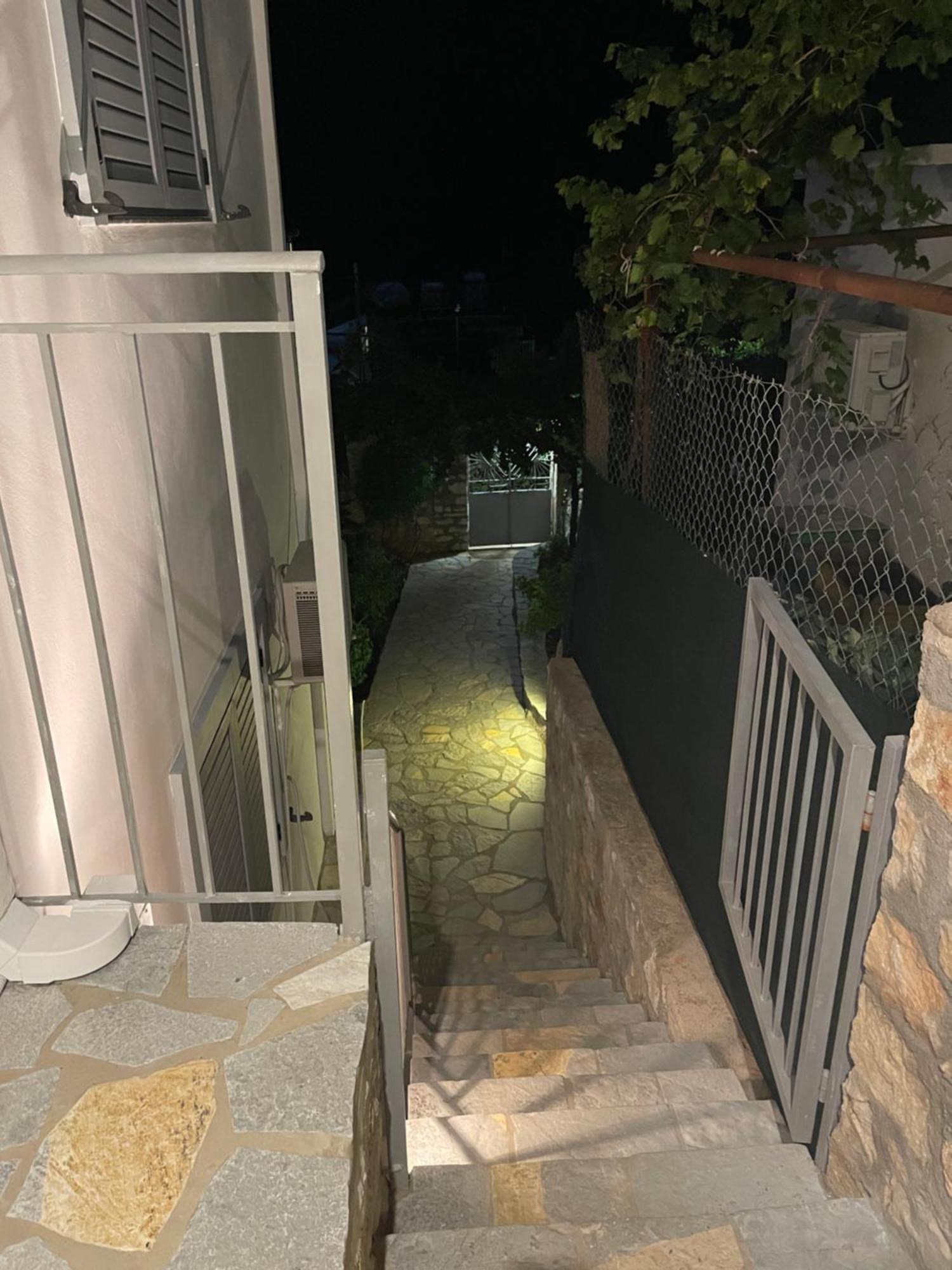 Tasos Rooms Himare Exterior foto