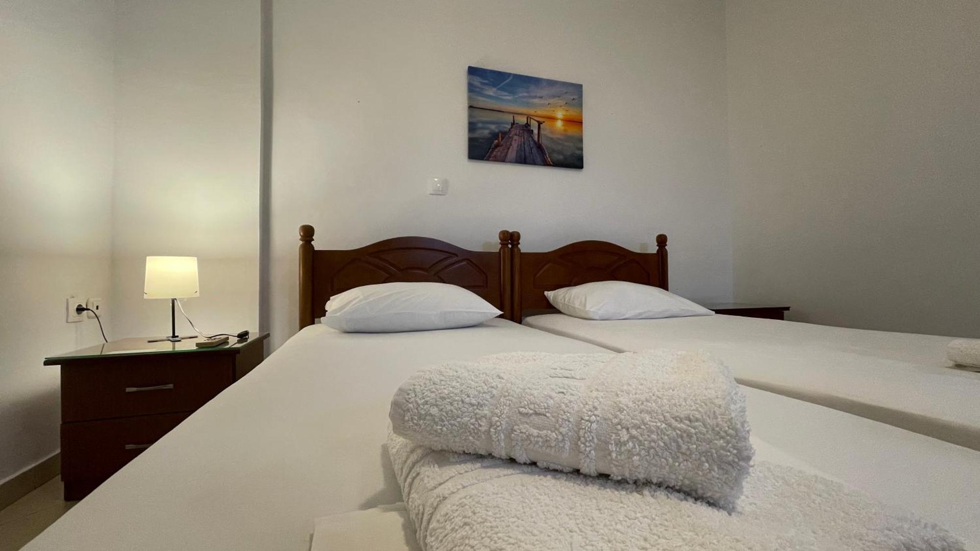 Tasos Rooms Himare Exterior foto