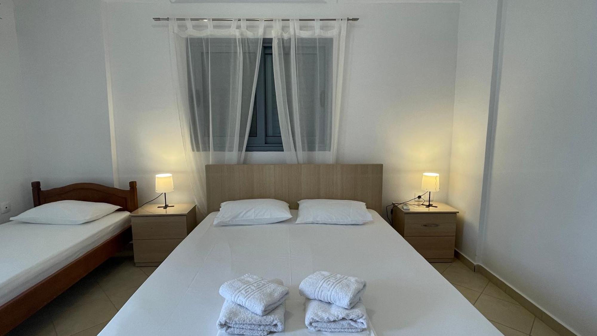 Tasos Rooms Himare Exterior foto