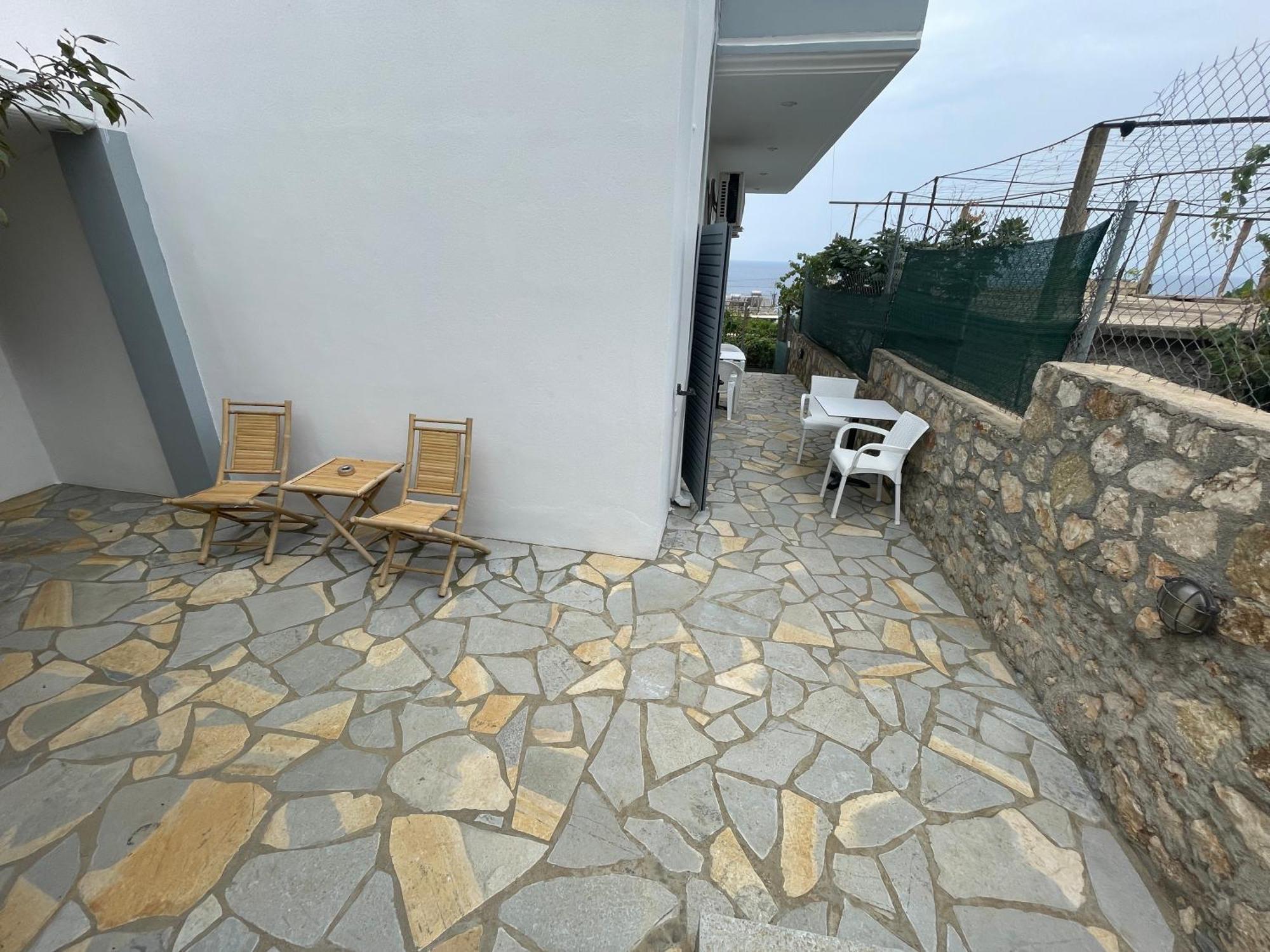 Tasos Rooms Himare Exterior foto